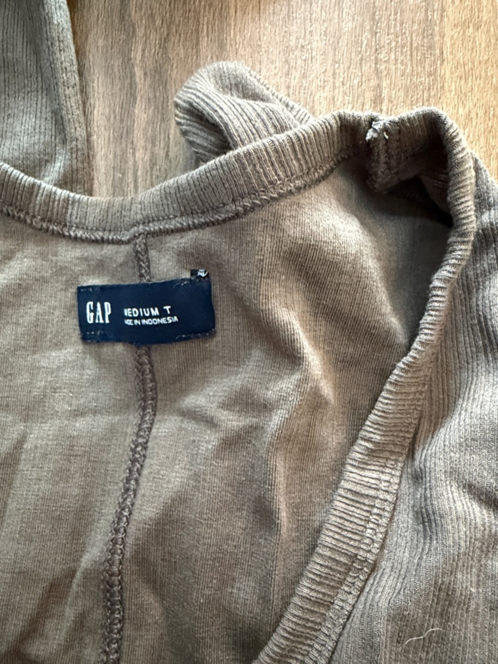 Gap Top - Picture 2 of 2